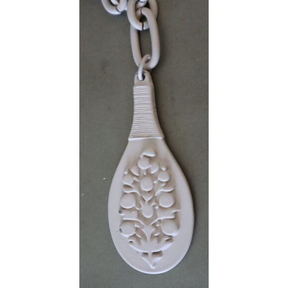 Free People Whipped Cream Court Keyring Metal Chain Buti Logo Pendant Keychain - Picture 3 of 4
